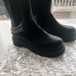 Wild Pair Women’s Chunky Platform Combat Motto Boots Black Size 9. New with box.